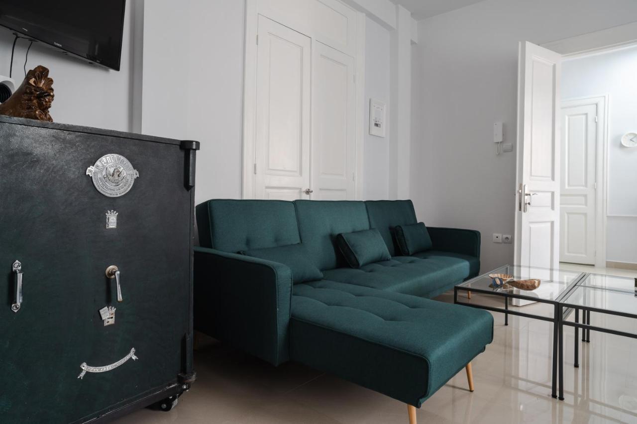 Polytimon, An Athenian Neoclassical Apartment Exterior foto